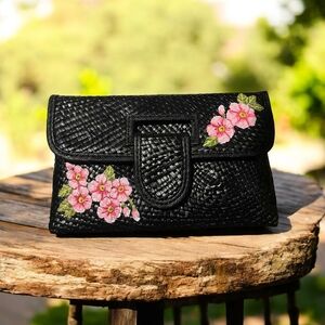 TRADITIONAL HANDWOVEN SLING WALLET